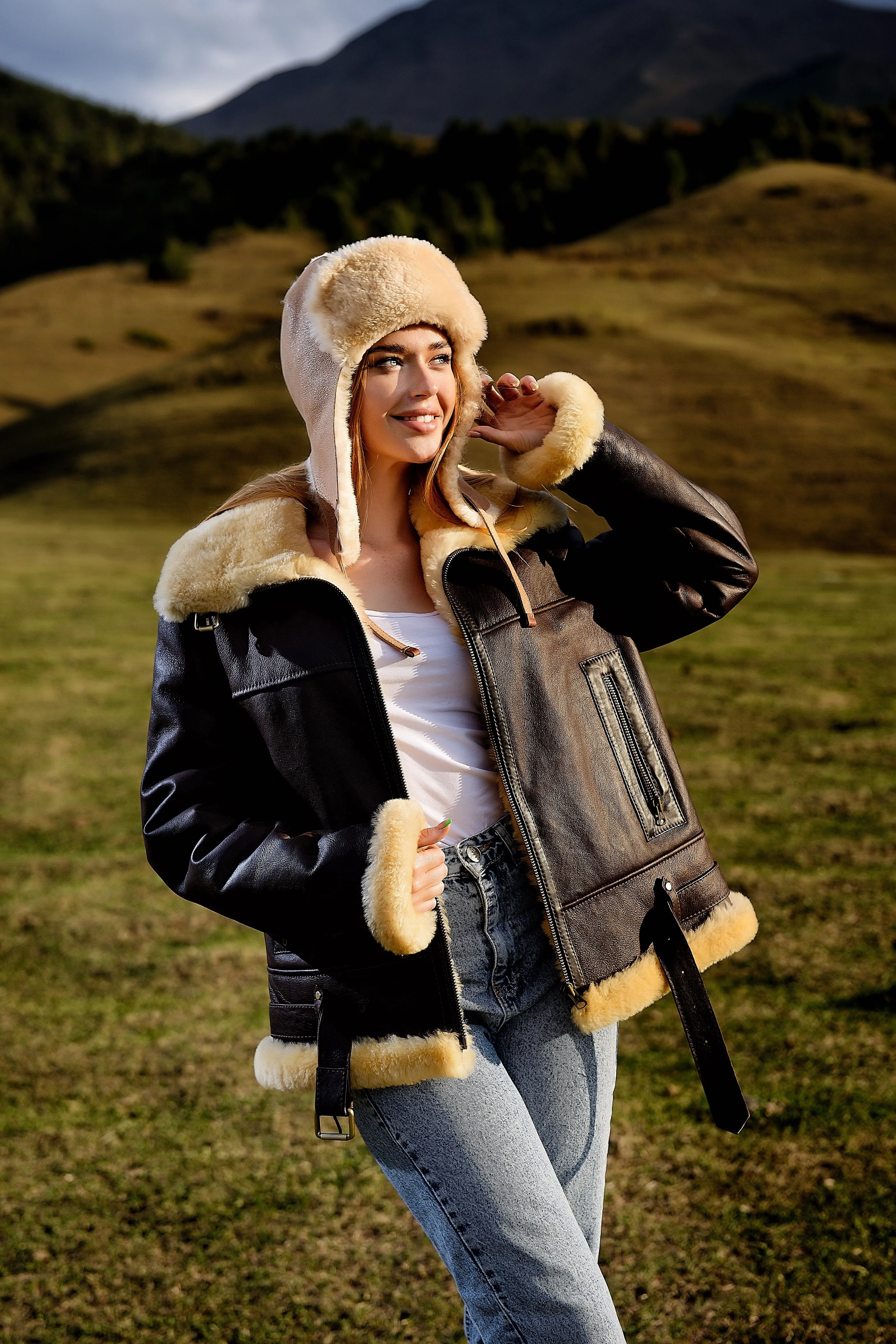 Brown Shearling Jacket Women with Contrasting Fur Lining and Wide Collar