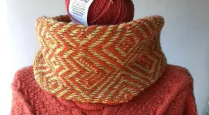 Songlines Cowl Pattern by Di Gilpin